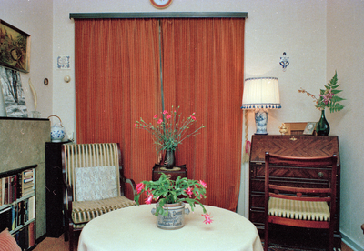 831264 Interieur van het huis Ondiep 67bis te Utrecht: salon.